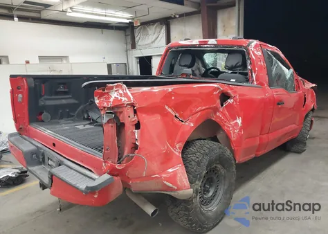 2022 Ford F-150 Xl z USA, uszkodzony, nr VIN 1FTMF1E58NKE47830